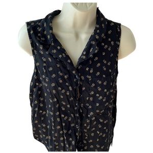 SO size medium navy print cropped sleeveless button up top